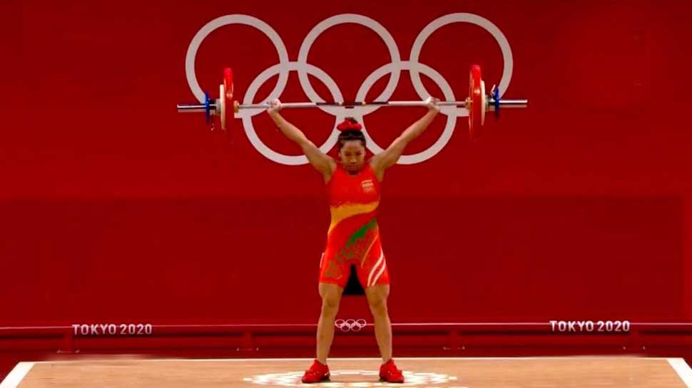 Tokyo Olympics: वेटलिफ्टर मीराबाई चानू ने रचा इतिहास
